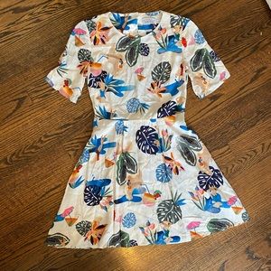 Cute Tropical Patterned Open Back Dress